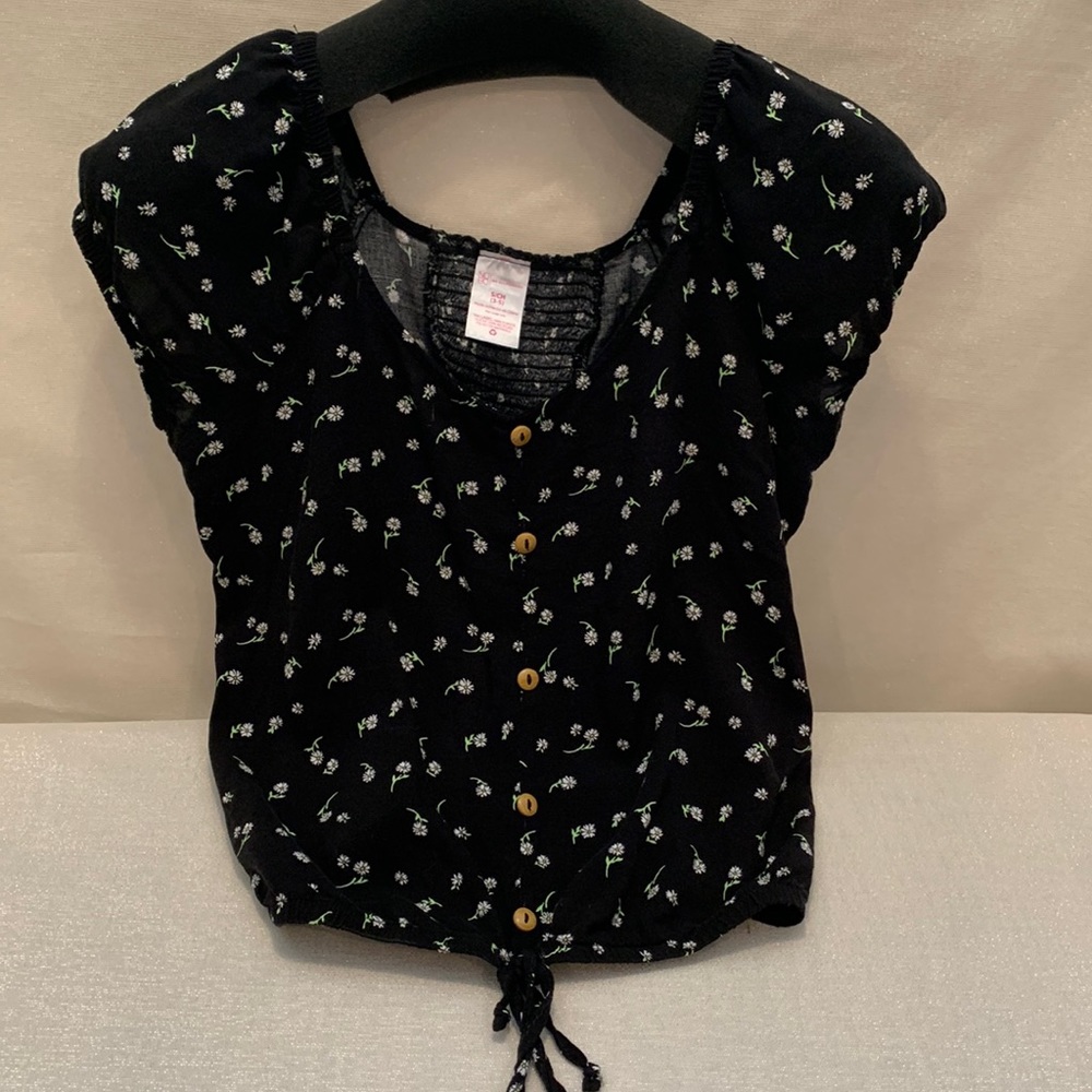 No Boundaries Black Flowered Blouse Size Small